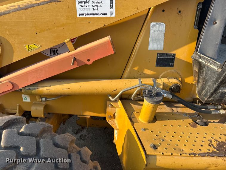 image for item DS3865 2006 Caterpillar 420D backhoe