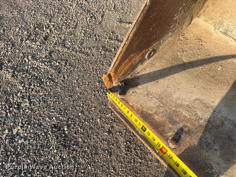 image for item DS3865 2006 Caterpillar 420D backhoe