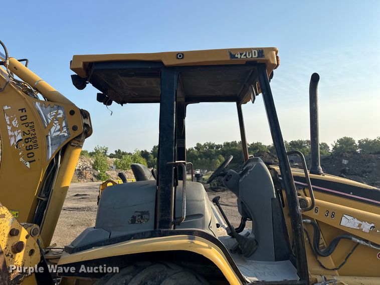 image for item DS3865 2006 Caterpillar 420D backhoe