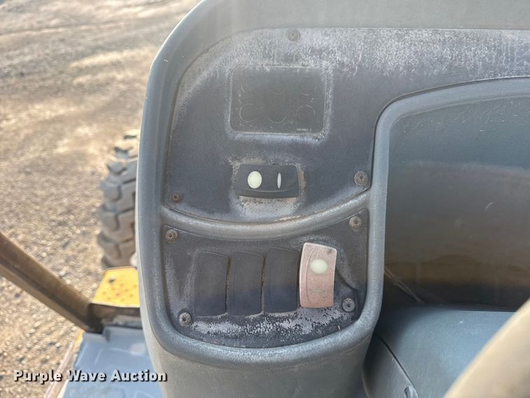 image for item DS3865 2006 Caterpillar 420D backhoe