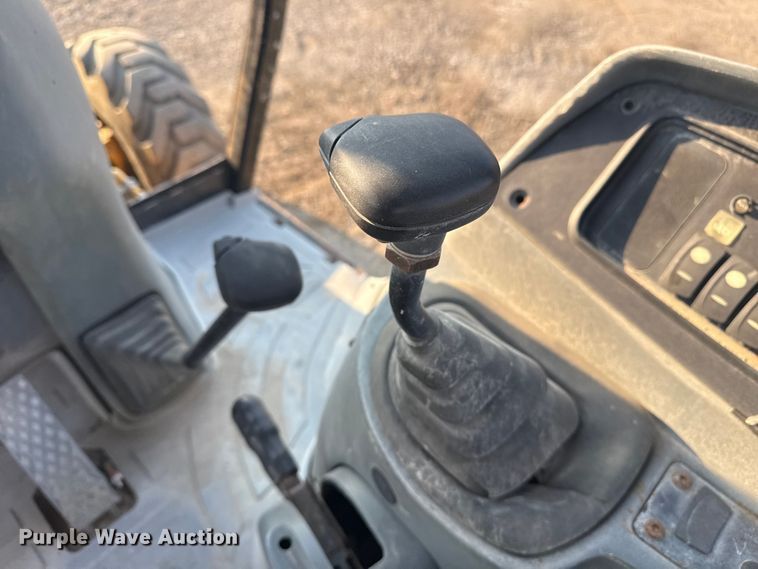 image for item DS3865 2006 Caterpillar 420D backhoe