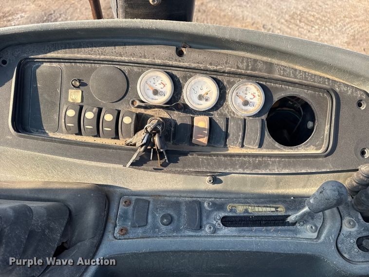 image for item DS3865 2006 Caterpillar 420D backhoe