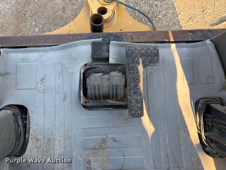 image for item DS3865 2006 Caterpillar 420D backhoe