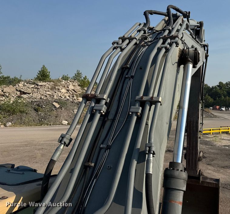 image for item DS3870 2007 Volvo EC460CL excavator