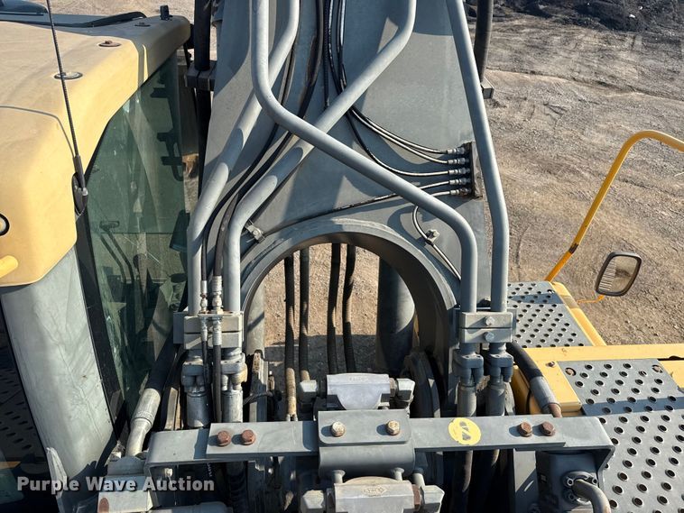 image for item DS3870 2007 Volvo EC460CL excavator