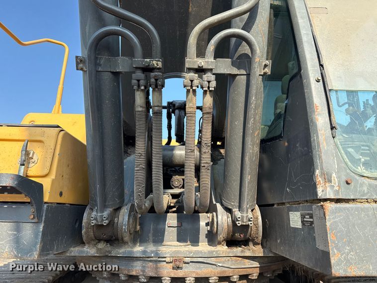 image for item DS3870 2007 Volvo EC460CL excavator