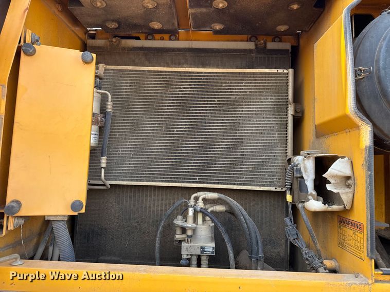 image for item DS3870 2007 Volvo EC460CL excavator