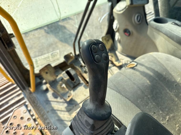 image for item DS3870 2007 Volvo EC460CL excavator