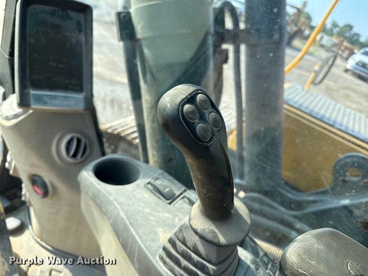 image for item DS3870 2007 Volvo EC460CL excavator