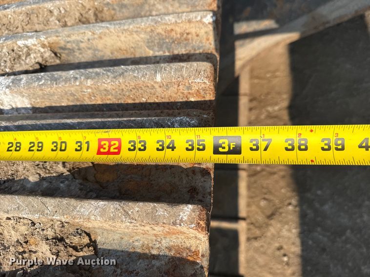 image for item DS3870 2007 Volvo EC460CL excavator