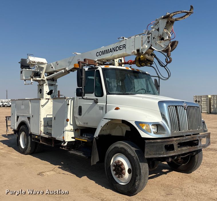 image for item DT3253 2006 International WorkStar 7300 digger derrick truck