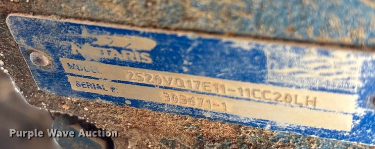 image for item DT3253 2006 International WorkStar 7300 digger derrick truck