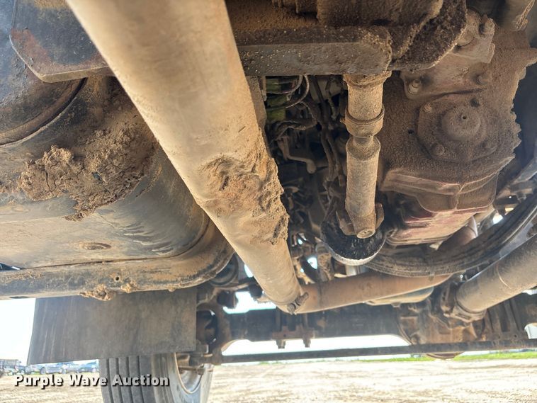 image for item DT3253 2006 International WorkStar 7300 digger derrick truck