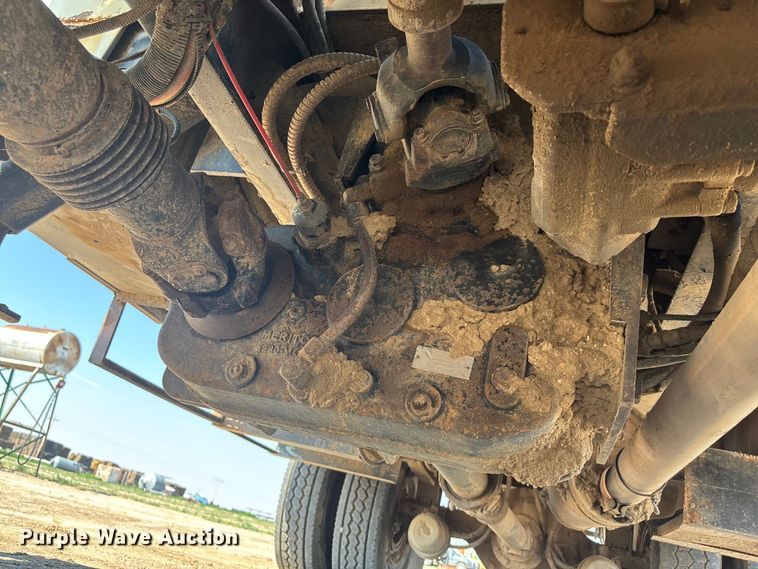 image for item DT3253 2006 International WorkStar 7300 digger derrick truck