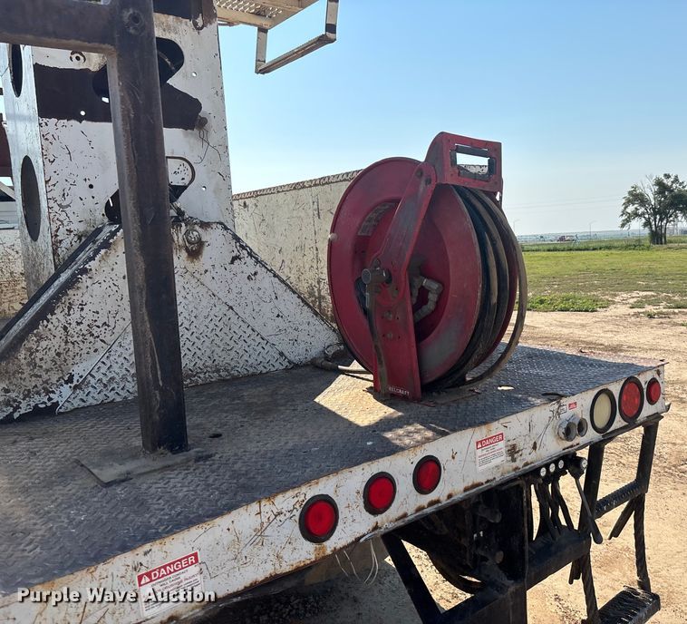 image for item DT3253 2006 International WorkStar 7300 digger derrick truck