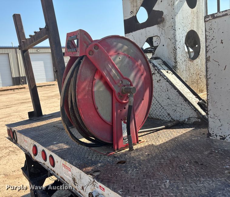 image for item DT3253 2006 International WorkStar 7300 digger derrick truck