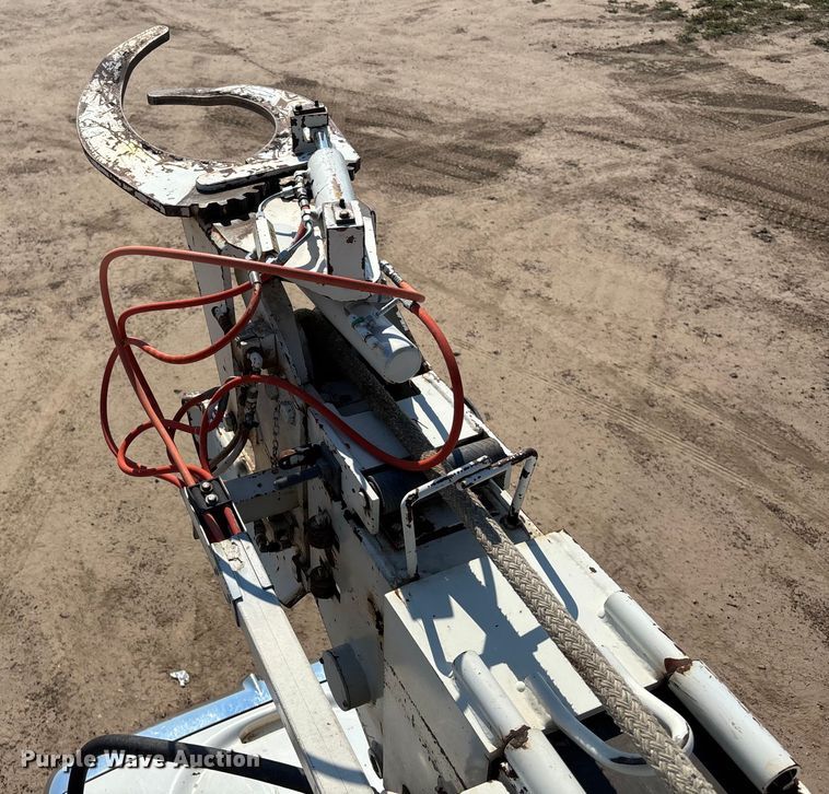 image for item DT3253 2006 International WorkStar 7300 digger derrick truck