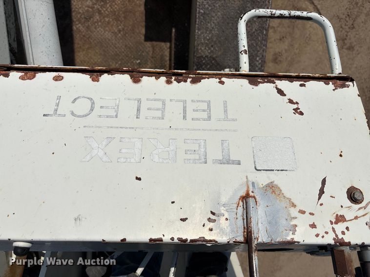 image for item DT3253 2006 International WorkStar 7300 digger derrick truck