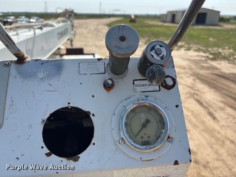 image for item DT3253 2006 International WorkStar 7300 digger derrick truck