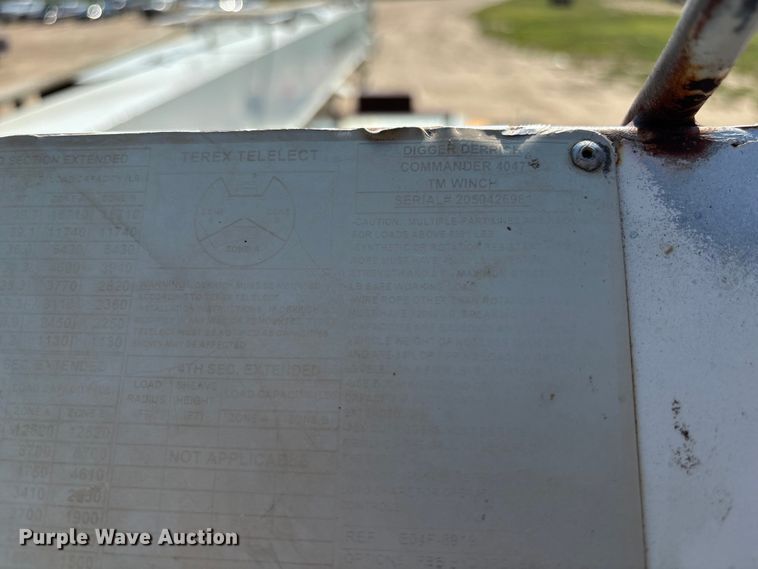 image for item DT3253 2006 International WorkStar 7300 digger derrick truck