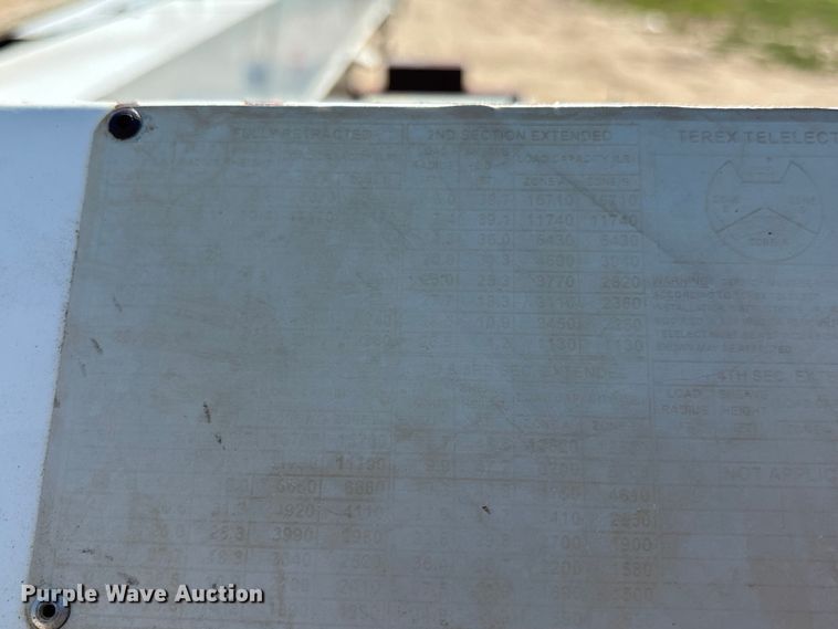 image for item DT3253 2006 International WorkStar 7300 digger derrick truck