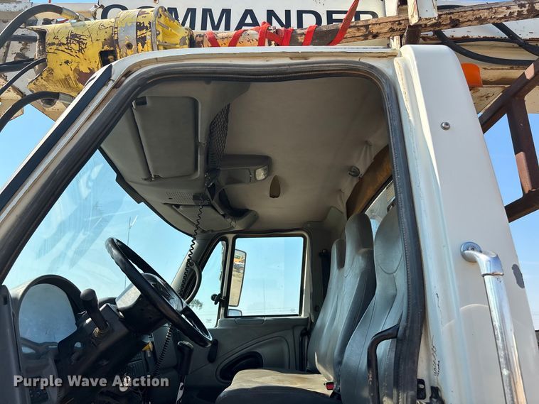 image for item DT3253 2006 International WorkStar 7300 digger derrick truck