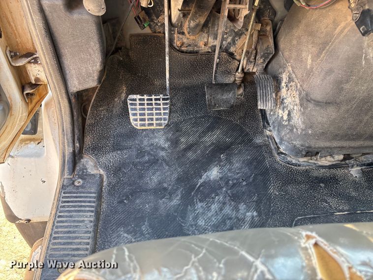 image for item DT3253 2006 International WorkStar 7300 digger derrick truck