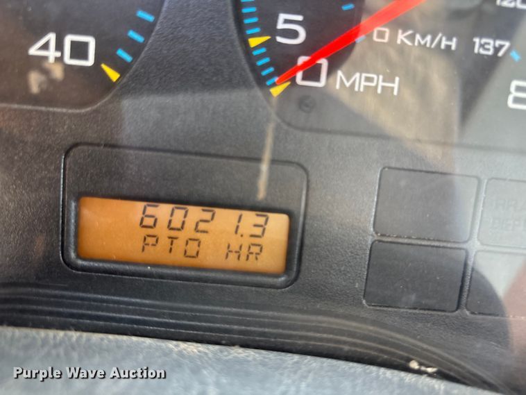 image for item DT3253 2006 International WorkStar 7300 digger derrick truck