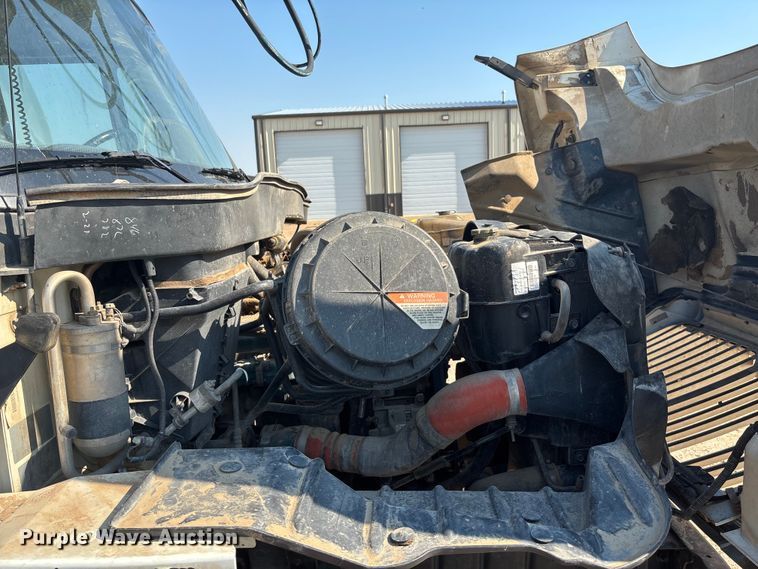 image for item DT3253 2006 International WorkStar 7300 digger derrick truck