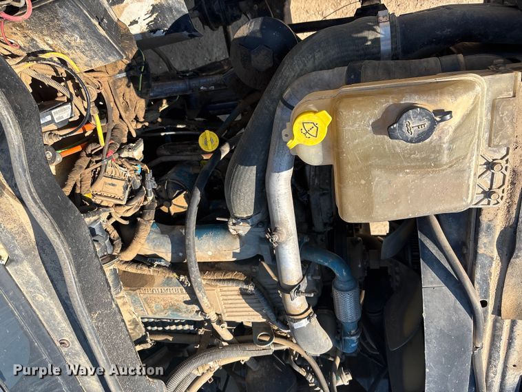 image for item DT3253 2006 International WorkStar 7300 digger derrick truck