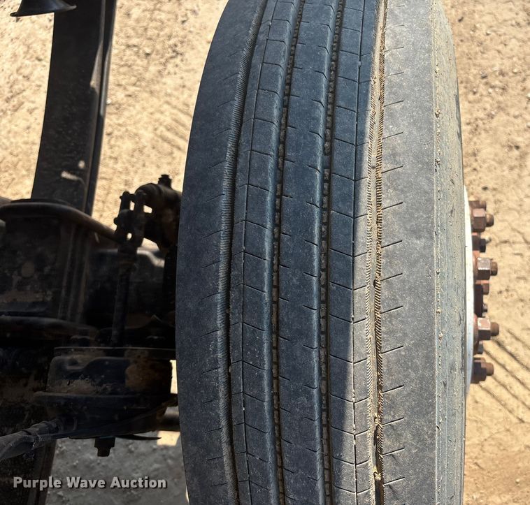 image for item DT3253 2006 International WorkStar 7300 digger derrick truck