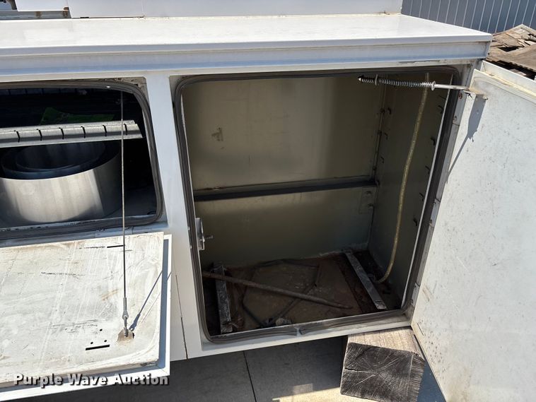 image for item DT3256 Omaha utility bed