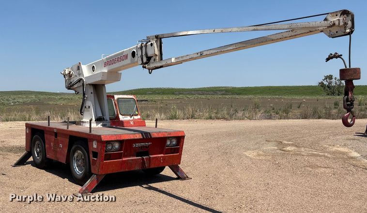 image for item DT3257 Broderson IC-70-1B crane