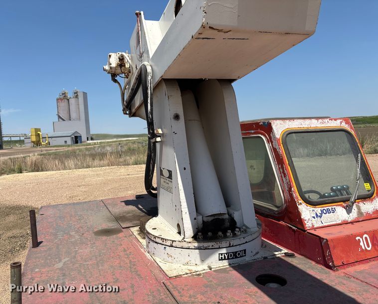 image for item DT3257 Broderson IC-70-1B crane