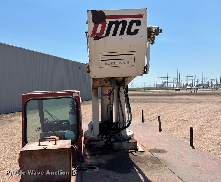 image for item DT3257 Broderson IC-70-1B crane