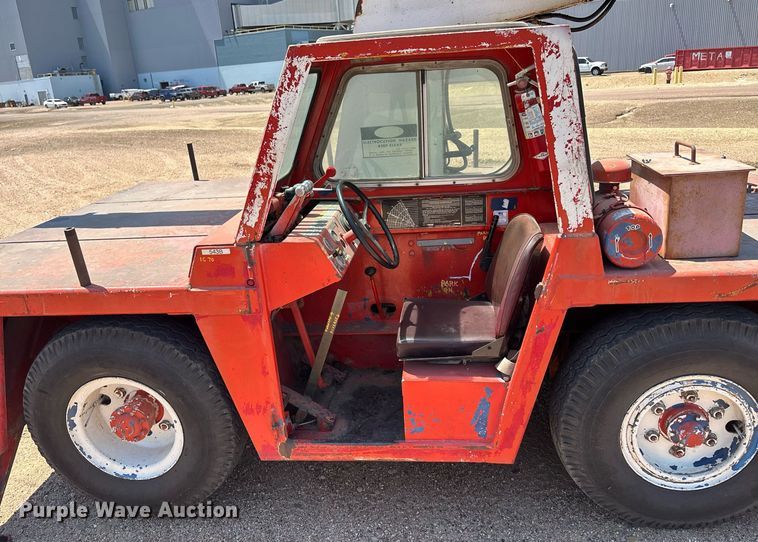 image for item DT3257 Broderson IC-70-1B crane