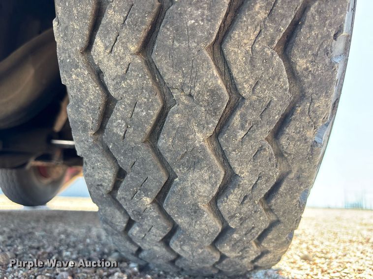 image for item DT3257 Broderson IC-70-1B crane