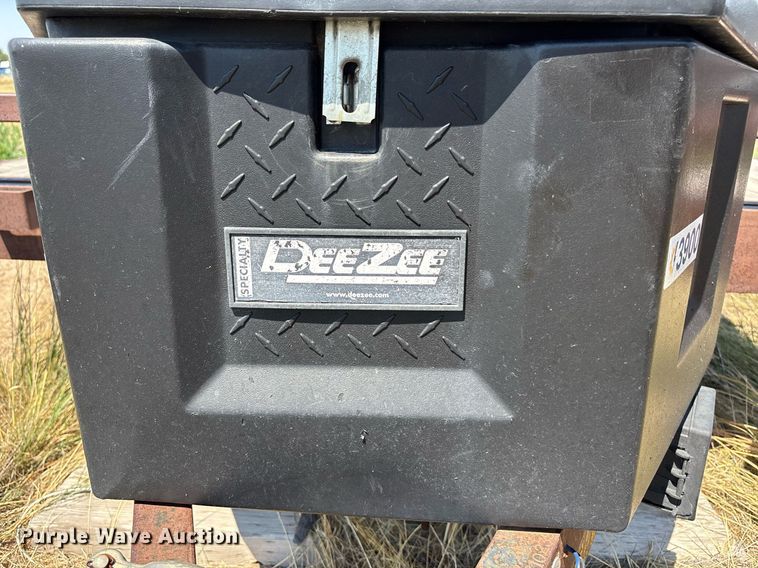 image for item DT3258 1999 PJ utility trailer