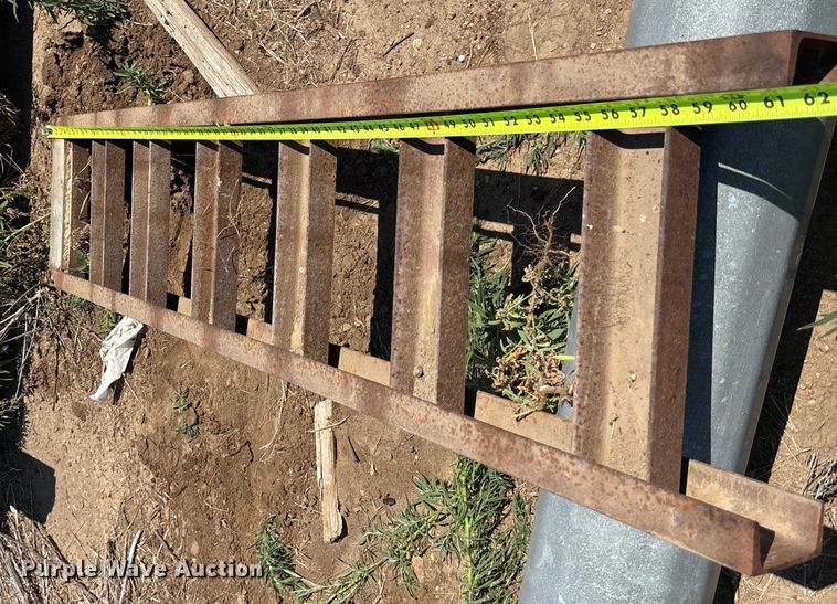 image for item DT3258 1999 PJ utility trailer