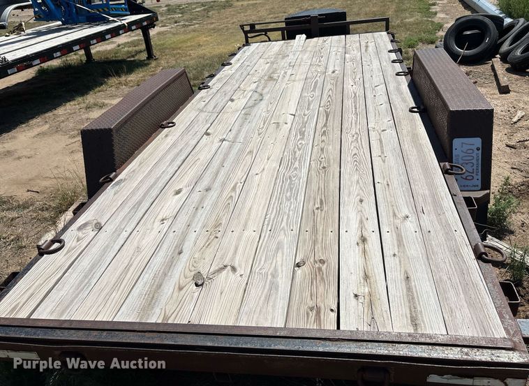 image for item DT3258 1999 PJ utility trailer