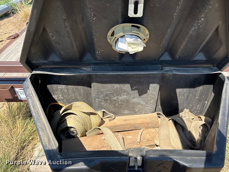 image for item DT3258 1999 PJ utility trailer