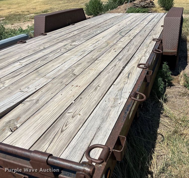 image for item DT3258 1999 PJ utility trailer