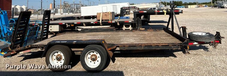 image for item DT3261 2017 Redi-Haul FSL1629E-102 equipment trailer