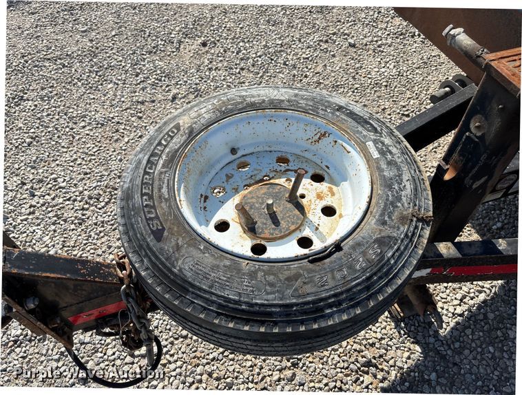 image for item DT3261 2017 Redi-Haul FSL1629E-102 equipment trailer