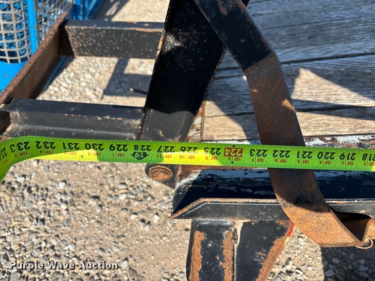 image for item DT3261 2017 Redi-Haul FSL1629E-102 equipment trailer