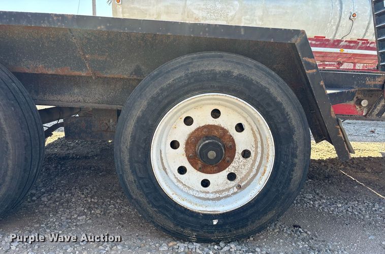 image for item DT3261 2017 Redi-Haul FSL1629E-102 equipment trailer