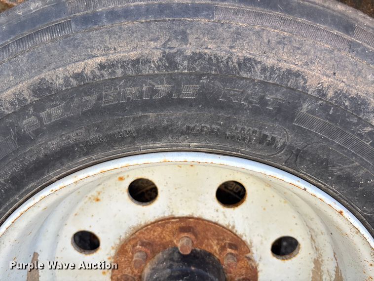 image for item DT3261 2017 Redi-Haul FSL1629E-102 equipment trailer