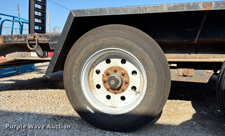 image for item DT3261 2017 Redi-Haul FSL1629E-102 equipment trailer