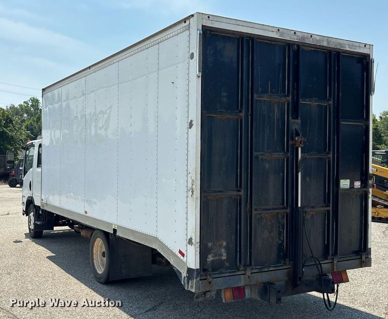 image for item DT3262 2015 Isuzu NPR crew cab box truck