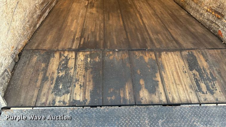 image for item DT3262 2015 Isuzu NPR crew cab box truck